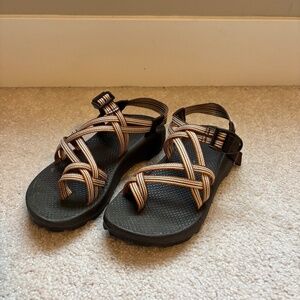 Chaco Women’s Sandals – Size 7 | Strappy Toe-Loop Hiking / Outdoor Sandals